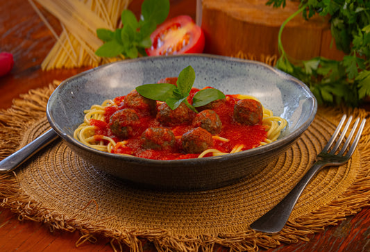 Spaghetti c/ Almôndegas e Molho de Tomates Frescos