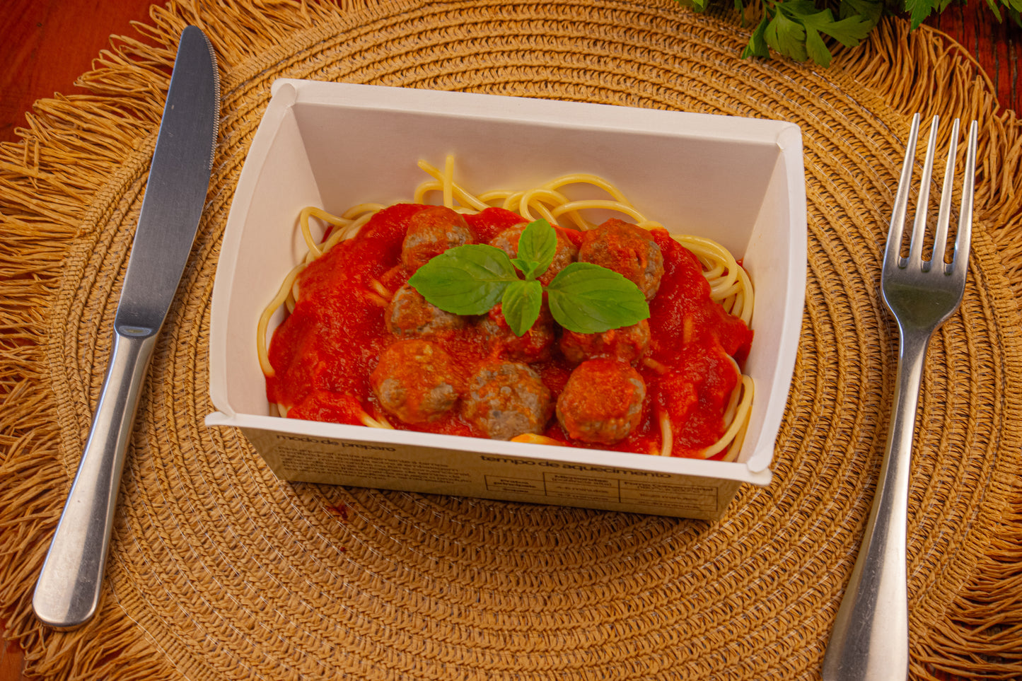 Spaghetti c/ Almôndegas e Molho de Tomates Frescos